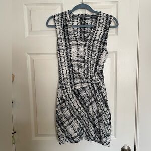 Lemon Tart size small Black and White V-Neck Dress
